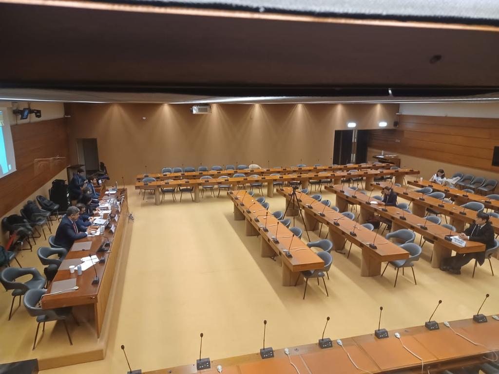 - Delegación Anticubana expone en Ginebra a sala casi completamente vacía 😂😱

- Delegación de la sociedad civil cubana con amplia participación 💪🏽

Abro Hilo para resumir este ridículo 🧵