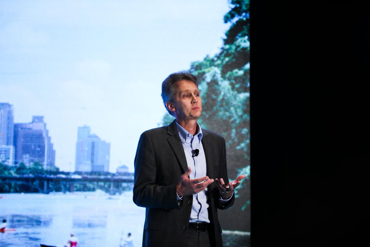 Peter Zuraw and Caroline Johnson from Gordian led an informative discussion on principled negotiation in the context of higher ed facilities. They emphasized its importance in securing campus-wide support for new projects and investments.