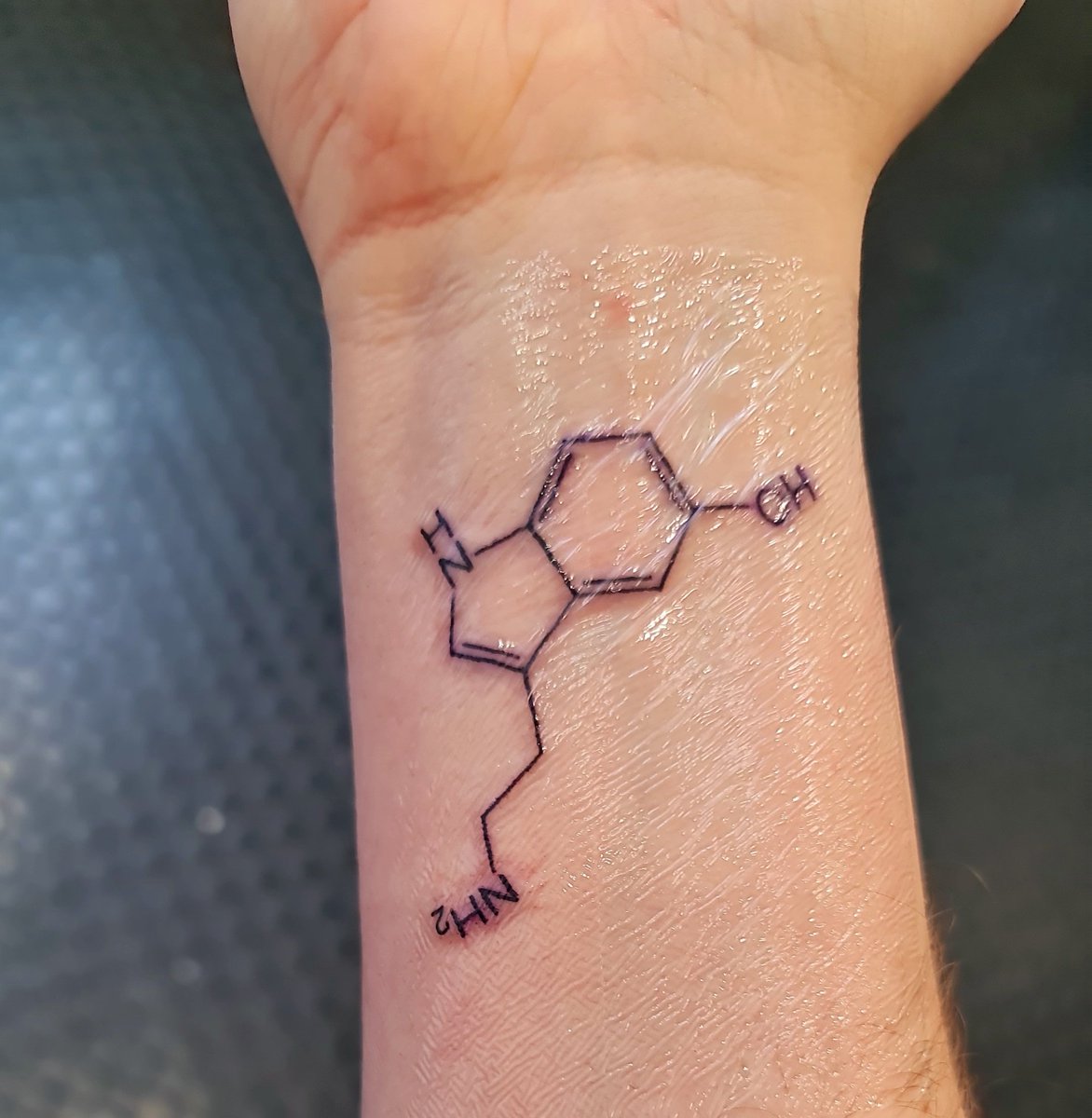 Aleppple's tweet image. Got my new Serotonine tattoo in Edinburgh. Such an amazing feeling. So mich emotions behind that tattoo. Awful university struggles, depression and now going to a brighter future with a lot of happiness and more serotonine in my life