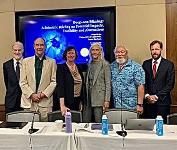 Huge thanks to @UCSBenioffOcean for organizing the expert panel on the risks posed by #DeepSeaMining for Monday's Capitol Hill Congressional briefing -- and to @DeepMicrobe @VictorVescovo Craig Smith @McCauley_Lab and Solomon “Sol” Pili Kahoʻohalahala for their insights. #DSM
