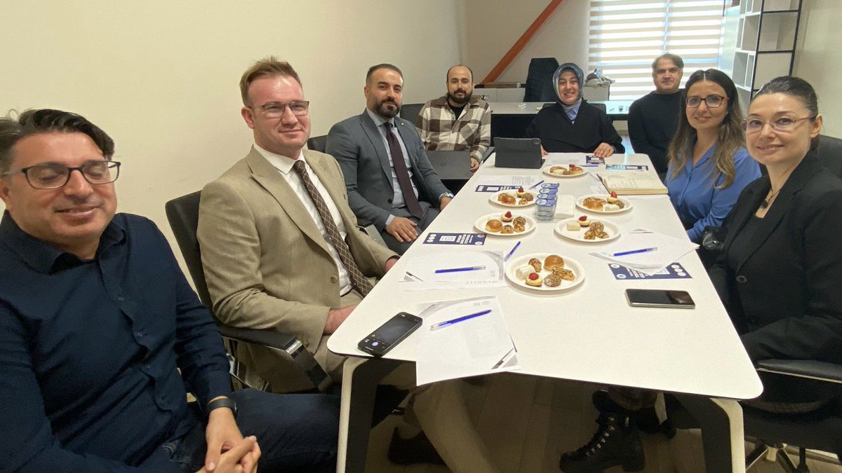 Ülkemizin ilk ve tek <a href="/Kosgeb/">KOSGEB</a> onaylı Belediye Tekmeri <a href="/TuzlaTekMer/">Tuzla Belediyesi Teknoloji Geliştirme Merkezi</a> ‘de Teknoloji Yenilik Dairesi Bşk.TEKMER Müdürlüğünden 
Cavide Pehlivan,Burcak Ulusoy, İbrahim Alsancak ve Zeynel Abidin Gökalp’e ziyaretleri için teşekkür ederiz.
#TürkiyeYüzyılı
<a href="/drsadiyazici/">Dr. Şadi Yazıcı</a> <a href="/asibrahimcioglu/">ASerdarİbrahimcioğlu</a>