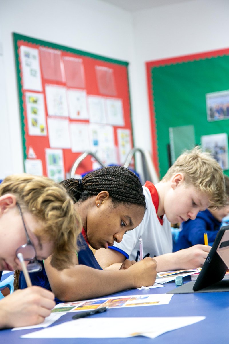 🎨Millfield Prep School hosted its first ever Performing Arts Day!🎨

Pupils took part in drama, dance, sculpting, face painting, costume and set design - all in preparation for Lion King!🦁

💃Interested in a creative arts scholarship? Find out more here: bit.ly/2ATK1QF