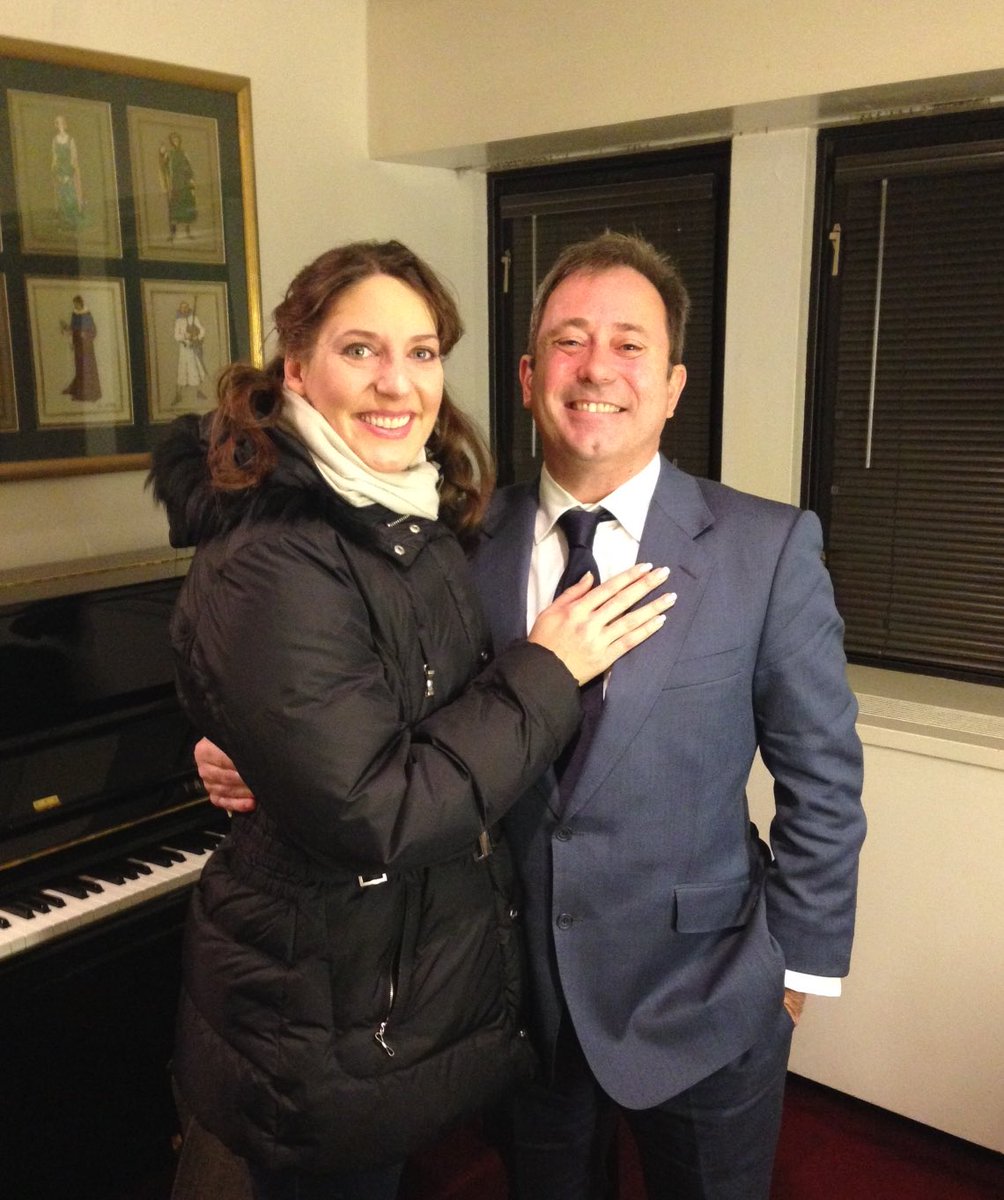 Absolutely delighted to welcome the wonderful Amanda Echalaz back to @operahollandpk next summer for the revival of Tosca directed by Stephen Barlow, conducted by @MatthewKWaldren. Iconic OHP image & a lovely photo of us together in New York: backstage after her Met debut in 2014