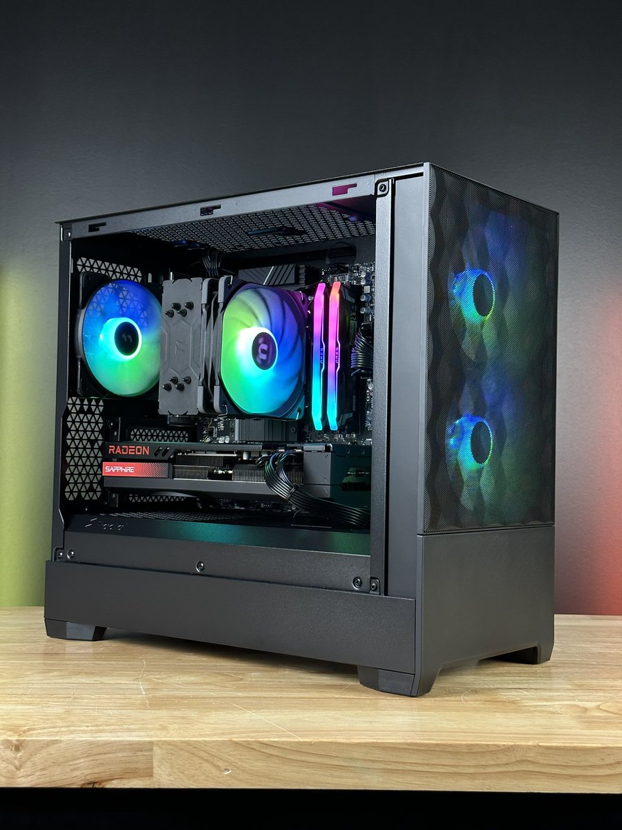 This all AMD PC with the 7500F and 7800XT is getting 200+ FPS in MWIII at 1440p high settings!