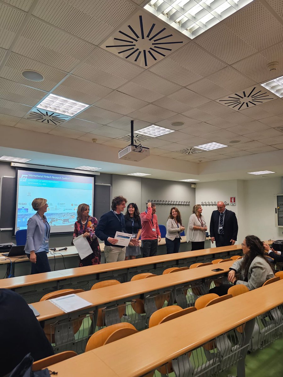 I am honoured to have won the best paper award for the International Fintech Conference at Parthenope University! 
disaq.uniparthenope.it/fintechlab/int…

Thanks again to the organisers and the audience! 

It felt nice being able to share this  success with all of you. ✨

<a href="/Uniparthenope/">Università degli Studi di Napoli "Parthenope"</a>