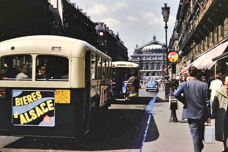 ParisAMDParis's tweet image. Opéra Garnier et avenue de l'Opéra. 
1962. Paris