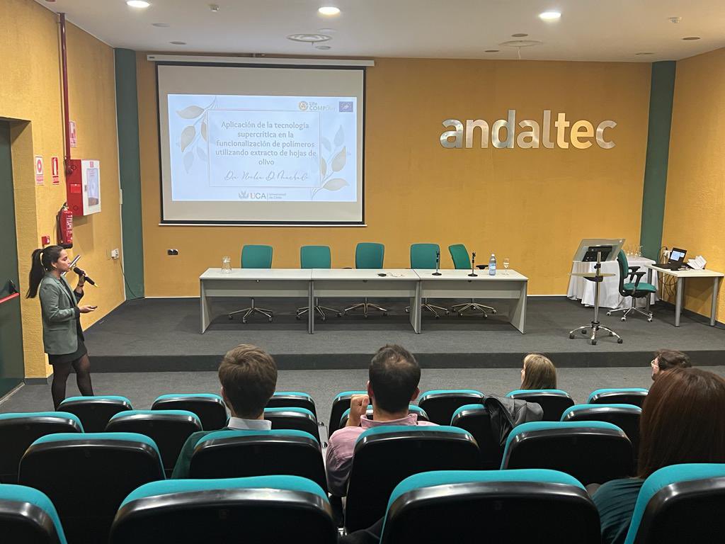 LifeCompolive (@lcompolive) on Twitter photo 🔴 DIRECTO #workshop #LIFEComp0live
👇
bit.ly/3FZMJSI
Comienza la sesión de tarde con la ponencia "Aplicación de la tecnología supercrítica en la funcionalización de polímeros utilizando extractos de hojas de olivo",a cargo de Noelia Daiana de la <a href="/univcadiz/">Universidad de Cádiz</a> 🔴 DIRECTO #workshop #LIFEComp0live
👇
bit.ly/3FZMJSI
Comienza la sesión de tarde con la ponencia "Aplicación de la tecnología supercrítica en la funcionalización de polímeros utilizando extractos de hojas de olivo",a cargo de Noelia Daiana de la <a href="/univcadiz/">Universidad de Cádiz</a>