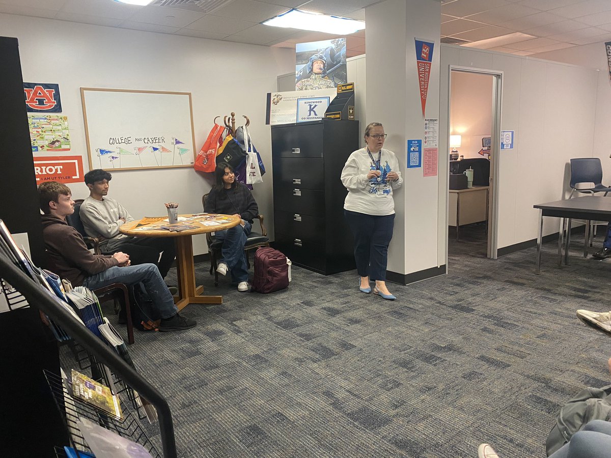 Talking all things scholarship in the College Room #KingwoodALLIN