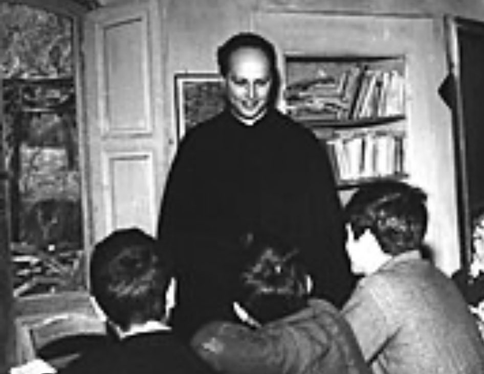 La leva ufficiale per cambiare la legge è il voto. La Costituzione gli affianca anche la leva dello sciopero. 
(Don Lorenzo Milani, Lettera ai Giudici, Barbiana, 18 ottobre 1965)