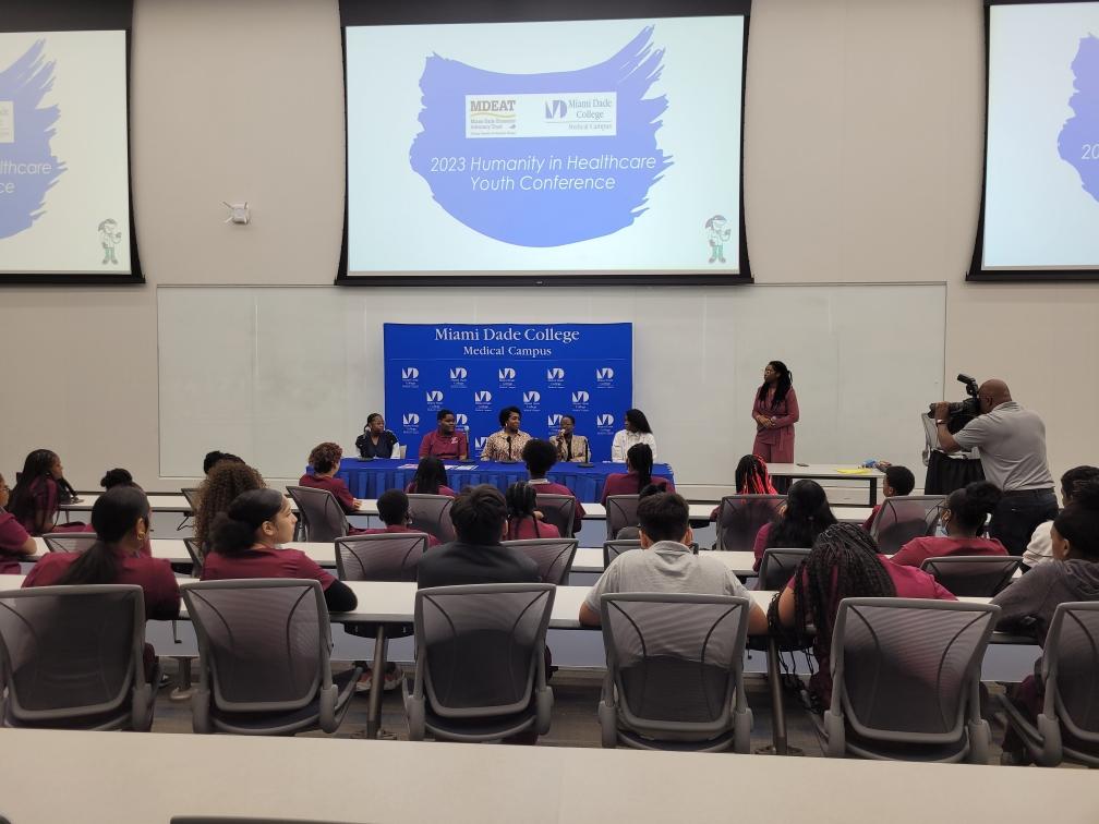 MDCPS_MHS's tweet photo. Great engagement with students during the 2nd Annual Humanity in Healthcare Youth Conference with a mental health theme focused on needs, resources &amp; available supports. Thank you @MiamiDadeCounty Youth Services Division for the opportunity. #MDCPSWellness  #MDCPSYourBestChoice https://t.co/hZN09iMOHe