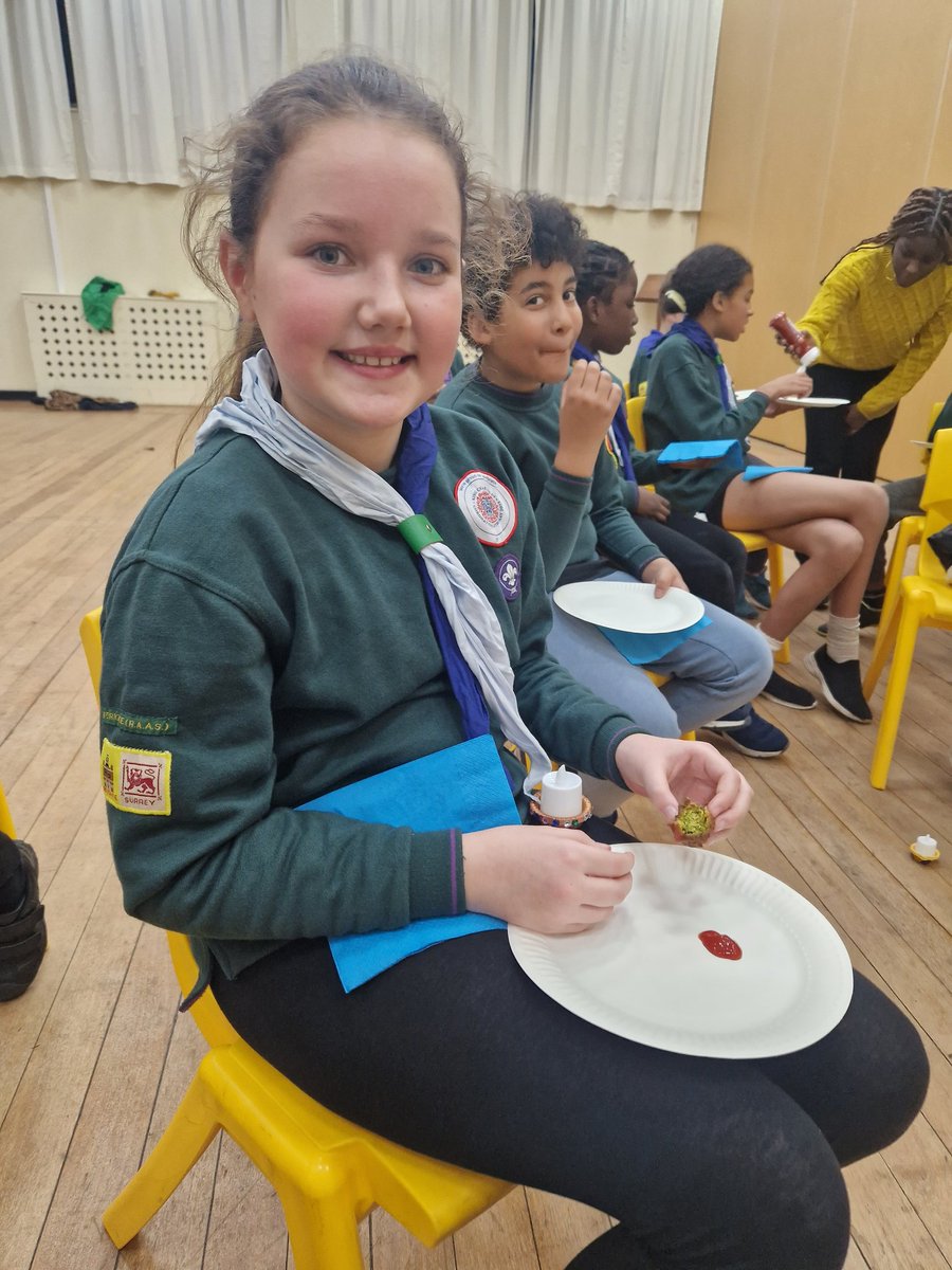 What a fantastic evening at cubs as we explored Diwali! We made lights in clay pots, coloured rangolis and sampled some Indian food made for us by one of our staff! @RAASchoolGatton @surreyscouts @ReigateScouts