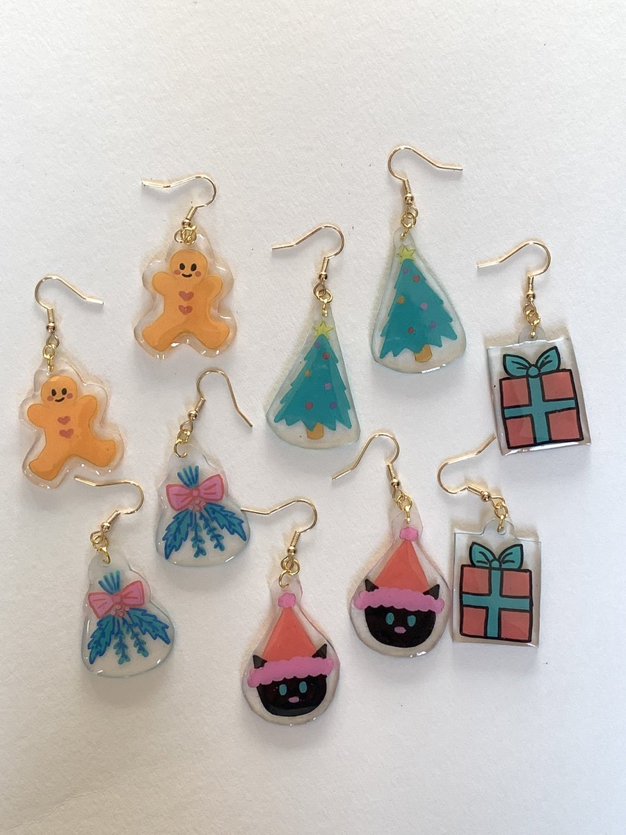 Which Christmas earring is your favorite? 🎄
Get festive with these cute handmade acrylic earrings❤️

alishajeanart.etsy.com