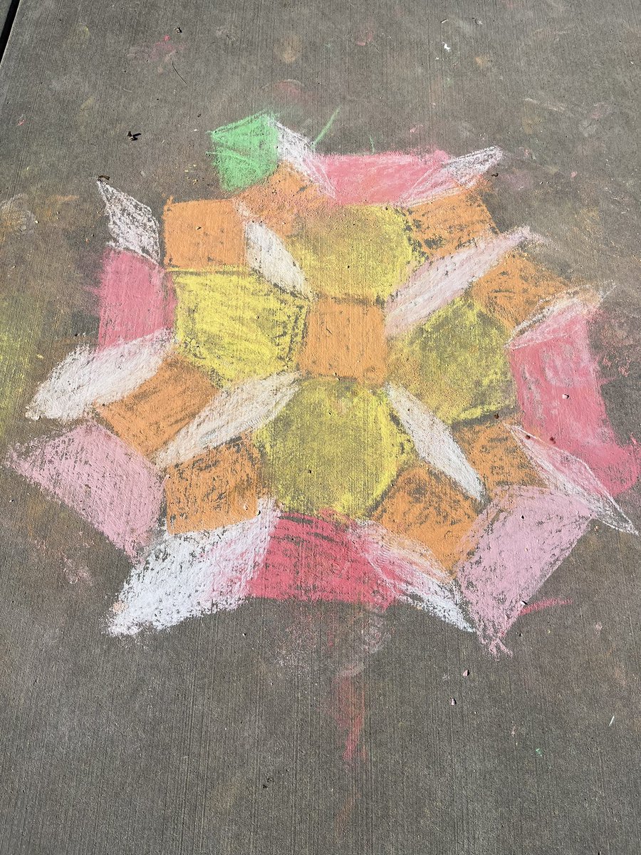 kellyJones6918's tweet photo. Chalk the Walk!❤️ https://t.co/FPXkhqJhRt