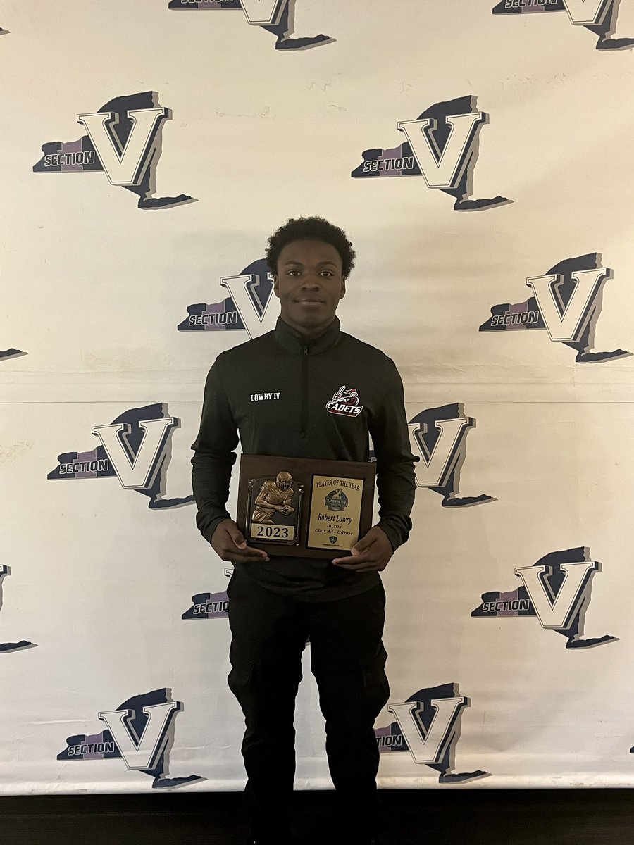 RobertFlash_4's tweet photo. Extremely grateful to receive offensive player of the year. And that I worked extremely hard and wouldn’t be the player that I am without my family, friends, teammates and coaches. https://t.co/5YD8rnVYdW