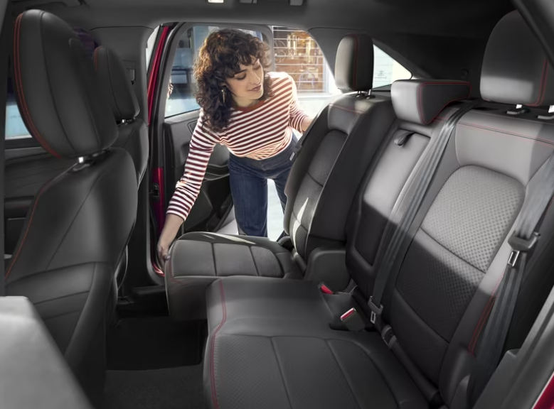 PatMillikenFord's tweet photo. Whether you're going on a road trip or simply need extra space for your everyday errands, the Escape® has got you covered.

With its spacious interior, you'll find ample legroom and the fold-down seats provide the flexibility you need to accommodate all your belongings. https://t.co/lWxwoiKevk
