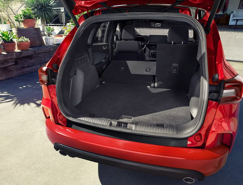 PatMillikenFord's tweet photo. Whether you're going on a road trip or simply need extra space for your everyday errands, the Escape® has got you covered.

With its spacious interior, you'll find ample legroom and the fold-down seats provide the flexibility you need to accommodate all your belongings. https://t.co/lWxwoiKevk