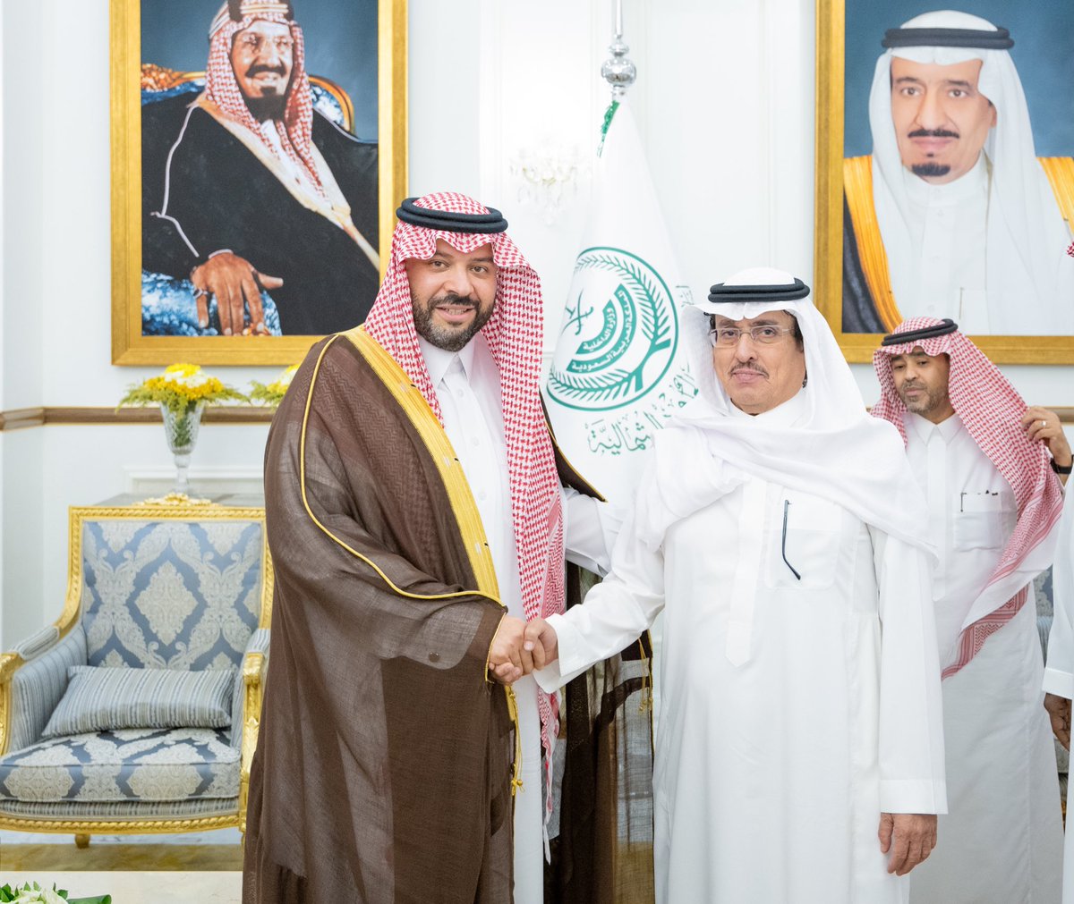 لم يكن استقبالًا شرفيًا وحسب بل كان حوارًا شيقًا ثريًا مع سموه عن الرياضة والتخصيص والإعلام..  
لاعذر للرياضة والأندية والإعلام في منطقة الحدود الشمالية طالما أميرها صاحب السمو الملكي 
<a href="/fksalsaud/">فيصل بن خالد بن سلطان</a> 
<a href="/NorthborderSA/">إمارة منطقة الحدود الشمالية</a>