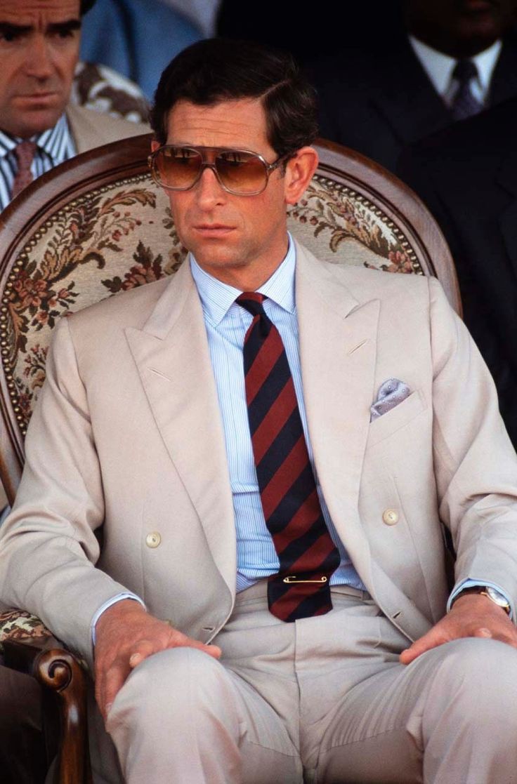 RaffieFuller's tweet photo. Here's to His Majesty for being a continual source of sartorial inspiration! https://t.co/u7C4KkYSQg