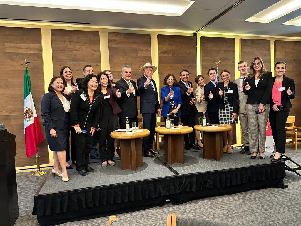 cceenergia's tweet photo. El día de hoy se llevo a cabo el “Seminario de cambio climático, energía verde e hidrógeno limpio”, organizado por la Comisión de Energía del @cceoficialmx, el @uscsMexico de la @USEmbassyMEX y la @MexicoHidrogeno. El cual es un foro para que el sector privado mexicano y el estadounidense conozcan de primera mano el potencial de este tipo de energías.