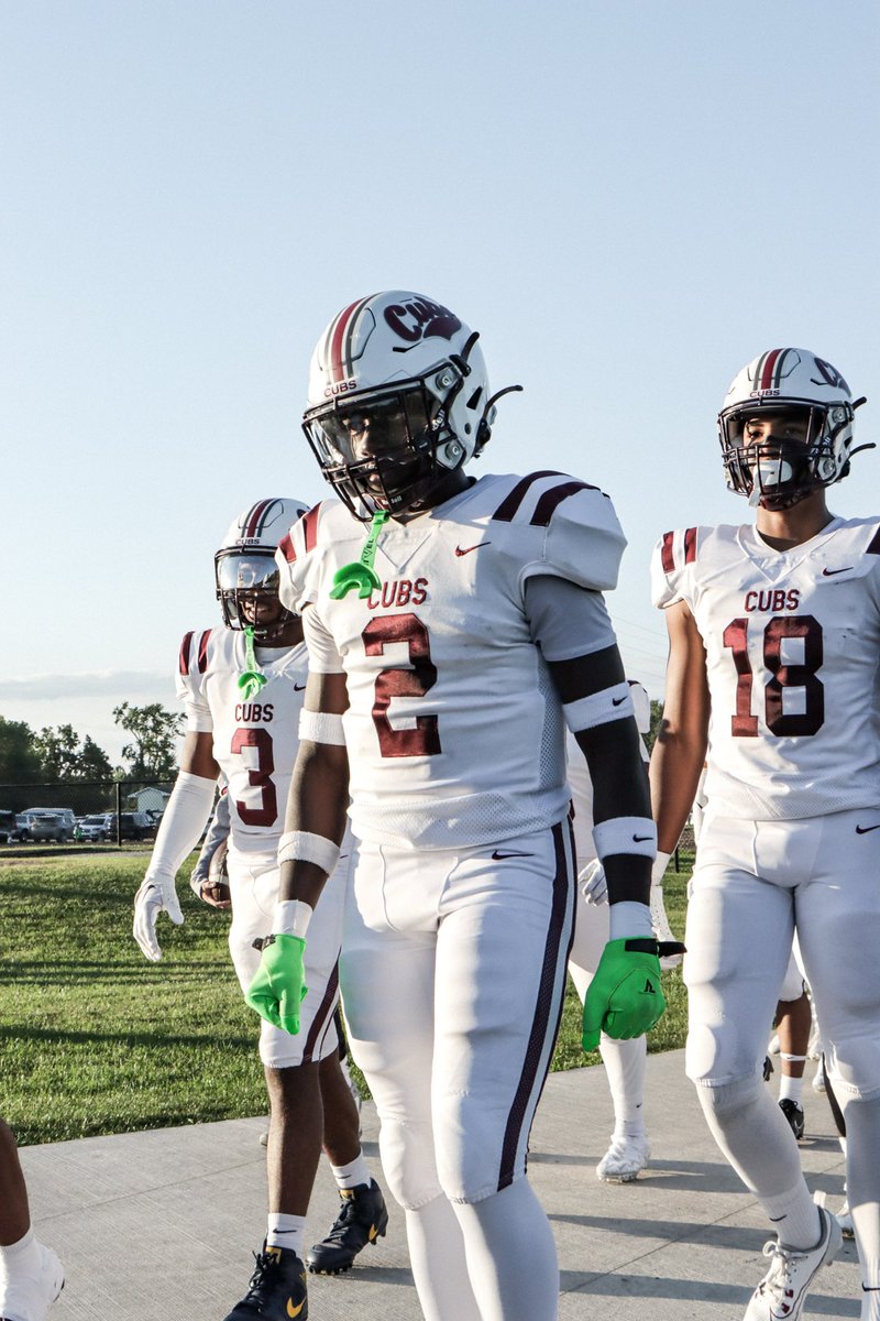Junior Szn Highlights!

All Region

All League 

403 total yards 7 Tds

37 Tackles 2 FF
hudl.com/v/2LYhBT