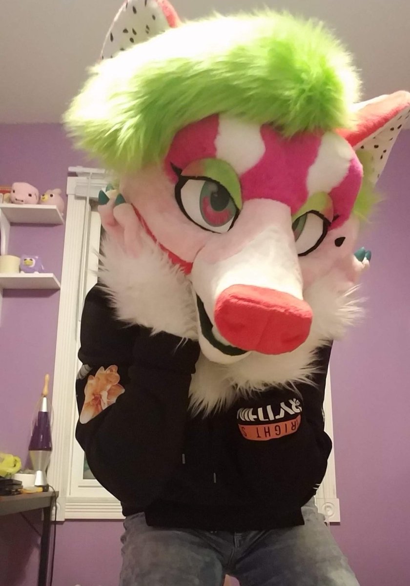PIT_TEETH's tweet photo. returning from the dead for a moment to say i'll be at MFF on saturday!! finally going for the first time, catch me as cleo scuttling around the place :3 https://t.co/06zY7YtrC8