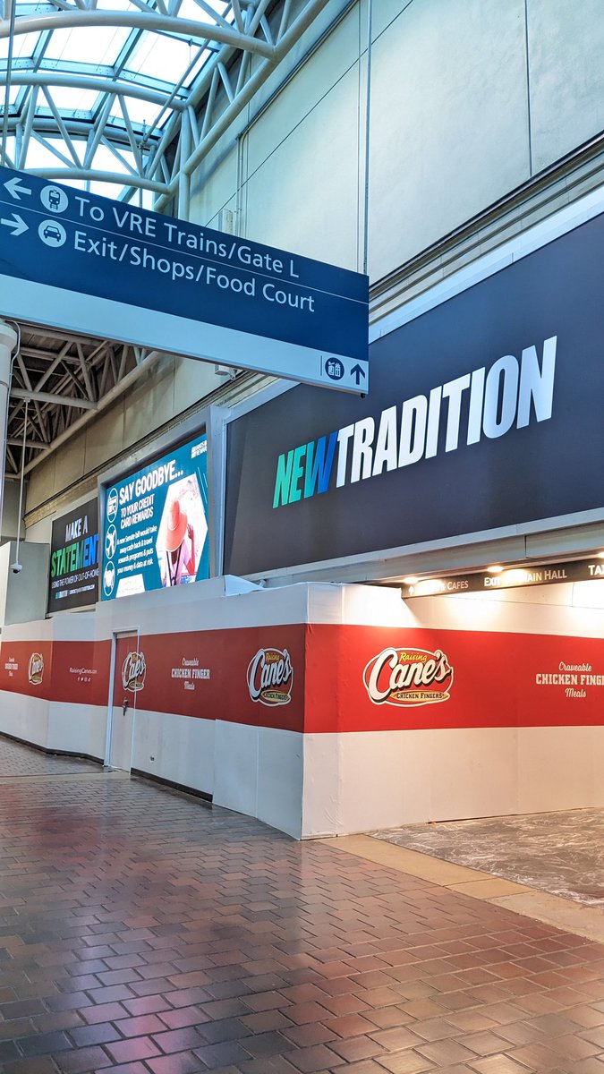 Waiting in anticipation for @raisingcanes new location @UnionStationDC_ Would be sweet to have @chrisplys @TeamShuster around to bring in the crowds. Stop by on your way to/from NewJersey 🥌🥌🥌