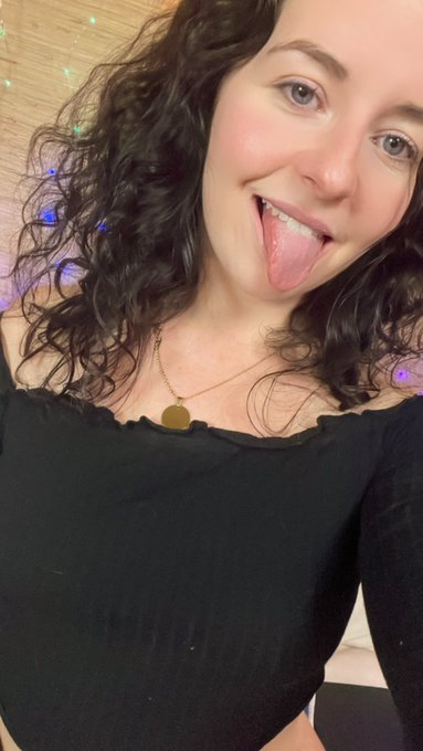 Bin jetzt live 🫶🏻 Wer hat Lust mir &bdquo;Gesellschaft zu leisten&ldquo;? 😛 https://t.co/YpifKcVAFL https://t.co<a href="/tag/girl"class="tags"><span>#girl</span></a><a href="/tag/goodnight"class="tags"><span>#goodnight</span></a><a href="/tag/night"class="tags"><span>#night</span></a><a href="/tag/girlnextdoor"class="tags"><span>#girlnextdoor</span></a>
