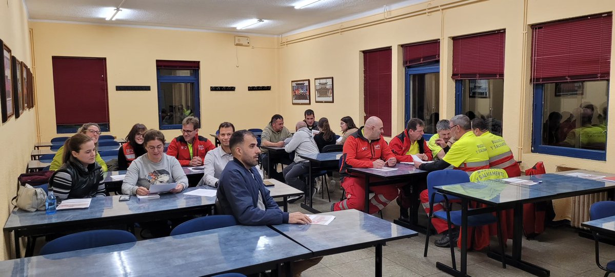 112_na's tweet photo. Voluntarios de #ProtecciónCivil han participado la mañana del #martes en la Escuela de #Seguridad y #Emergencias de #Navarra en una formación sobre Incidentes con Múltiples Víctimas 

@aebysnavarra
@ProteMilagro 
#ProtecciónCivil #Sartaguda
#Grupo de #Espeleologia https://t.co/NJJuiu0xd9