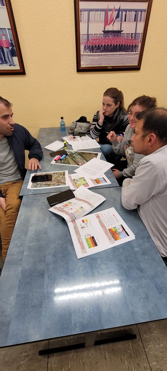 112_na's tweet photo. Voluntarios de #ProtecciónCivil han participado la mañana del #martes en la Escuela de #Seguridad y #Emergencias de #Navarra en una formación sobre Incidentes con Múltiples Víctimas 

@aebysnavarra
@ProteMilagro 
#ProtecciónCivil #Sartaguda
#Grupo de #Espeleologia https://t.co/NJJuiu0xd9