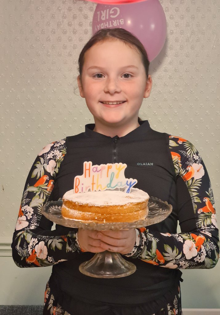 Its very wet weather here today, but it hasn't dampened our family celebrations, with cake for them, and extra carrots for me. 
One of my most favourite sidekicks has turned 10! Happy birthday, Poppie 🎂🥕 🐴