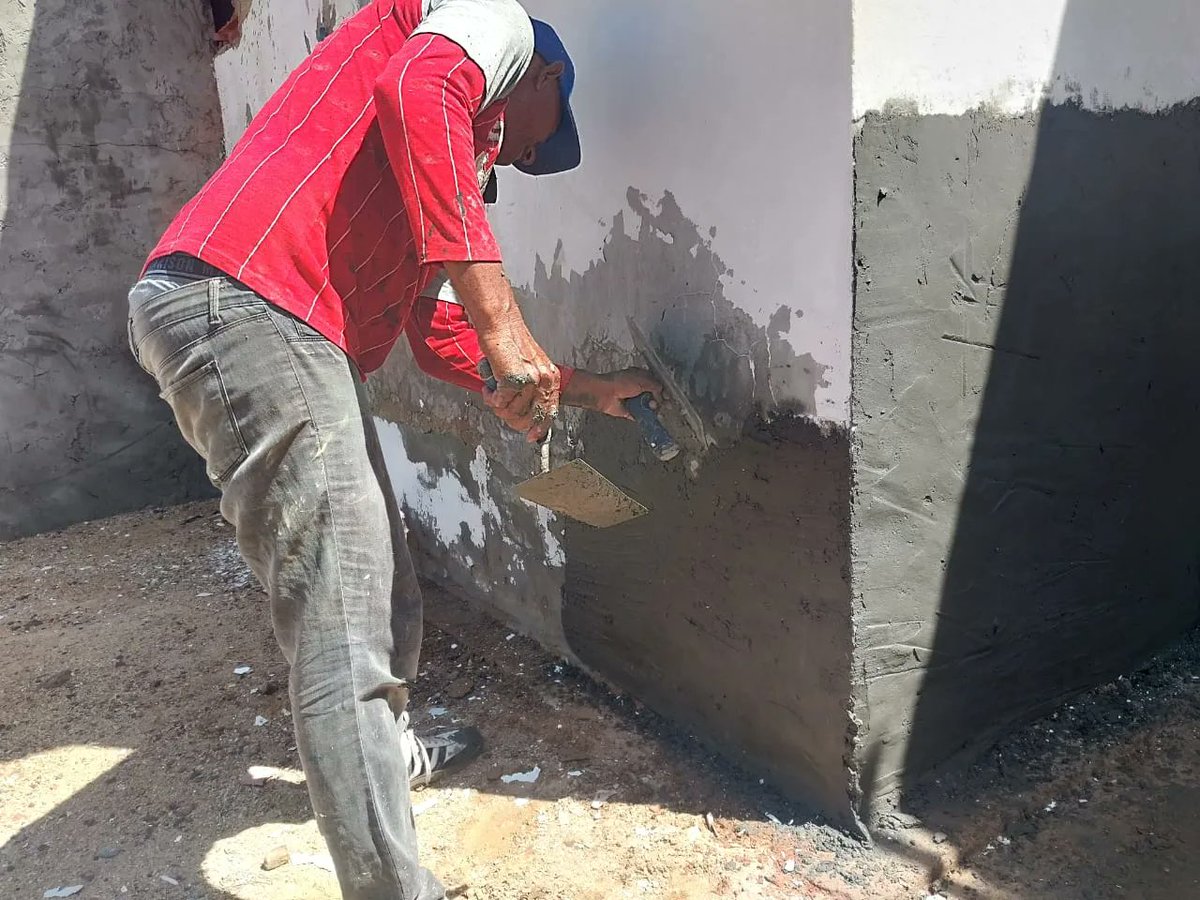 GMBNBT_NE's tweet photo. #14Nov23
Abordaje de rehabilitación de las Bases de Misiones Socialistas en la BMS San Pedro Apóstol, sector San Pedro de Coche, municipio Villalba 

#SomosTricolor
#MppopNE

@NicolasMaduro @delcyrodriguezv @GRaulparedes @MPPOP_OFICIAL @Barrio_Tricolor https://t.co/XQgua0Edwm