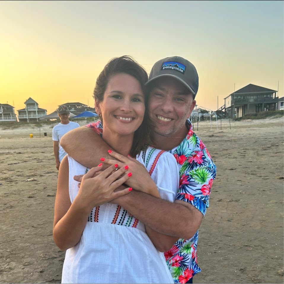 lee_brant's tweet photo. Happy birthday to my beautiful wife 😘 https://t.co/UuJ4pCGAwa