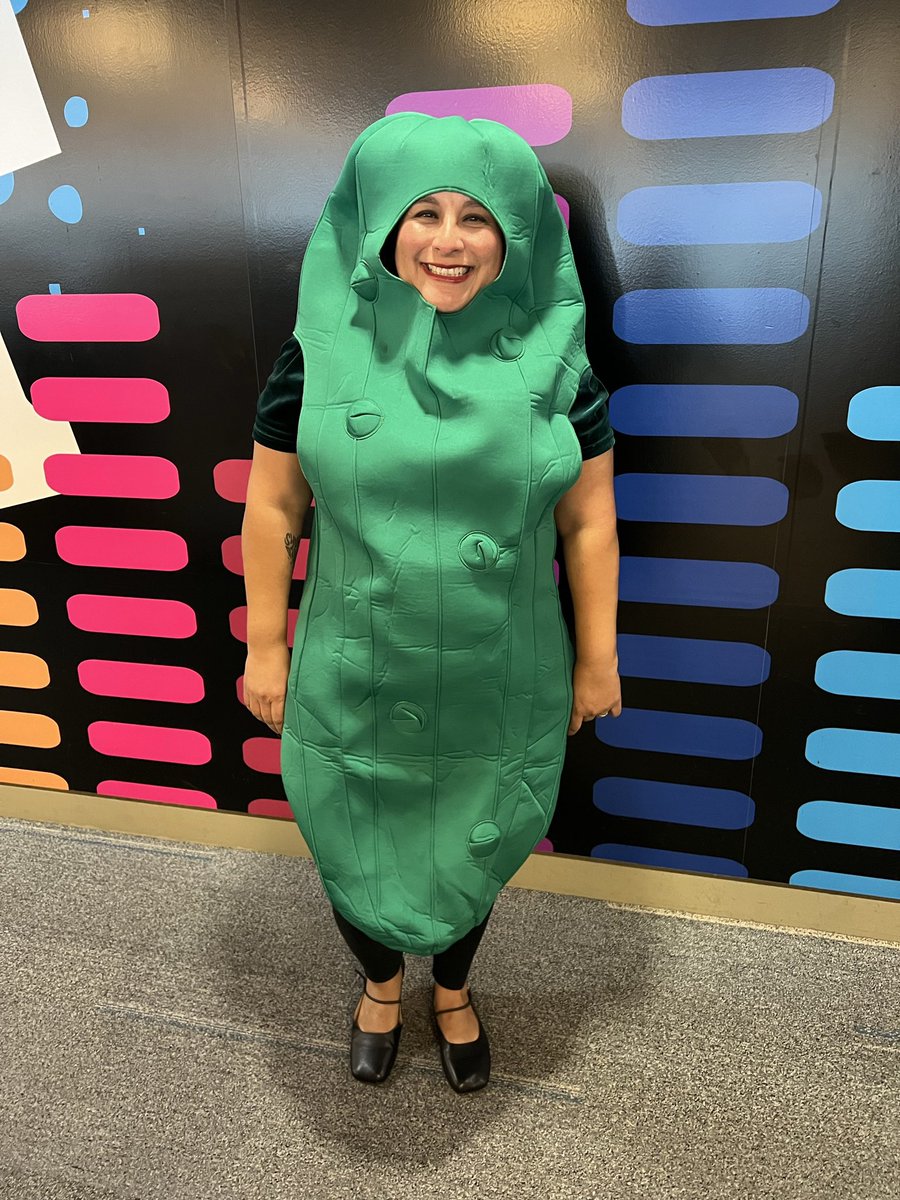 SSG_Cerritos's tweet photo. What better way to celebrate #NationalPickleDay 🥒 than wearing a pickle costume &amp; having your last name be Pickle! @WeRtheNAC #SmithStarzz #LifeatATT https://t.co/xvRv6VdvL3