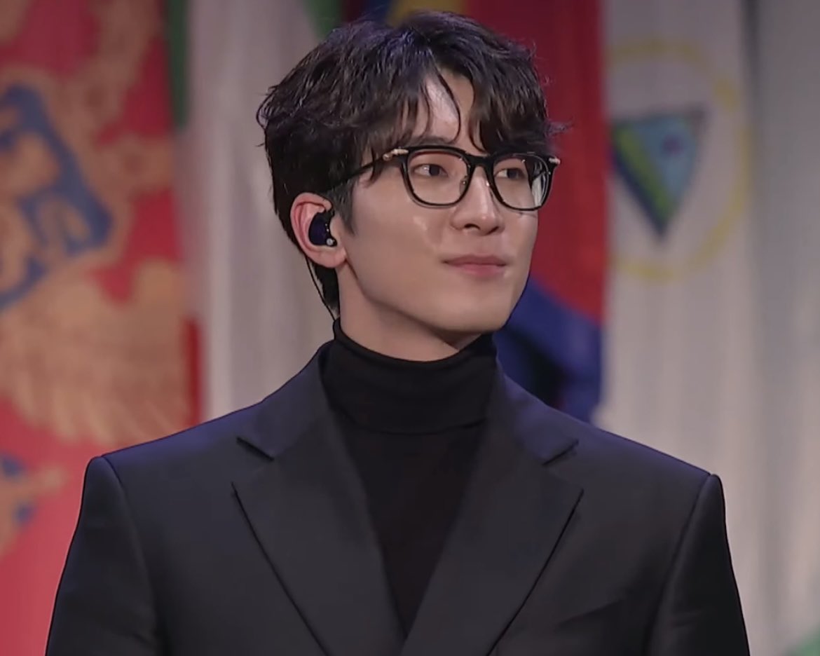 wwlake's tweet photo. 유네스코 원우 ”찢었다“ https://t.co/QH1dNjFB2o