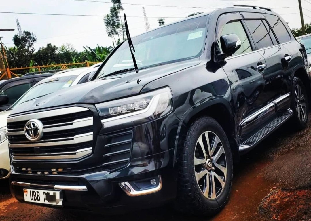 DriveNowUg's tweet photo. Every class has it's on demands, our #LegitClass of clients were inquiring whether we still have more Land Cruisers. In October certain units of them were taken but still have some.
#UBM @Ugx180m #UBL @Ugx190
#UBB @Ugx150m #UBL @Ugx165m https://t.co/ukWhCtS4oL