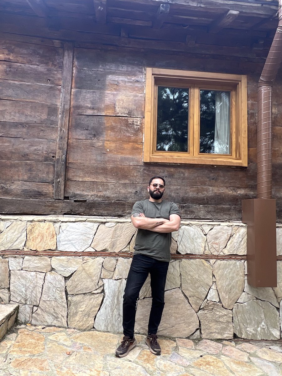 kml_simsk's tweet photo. Yaş 26 fotosu benden #yaschallenge https://t.co/3yrxfwvSeF
