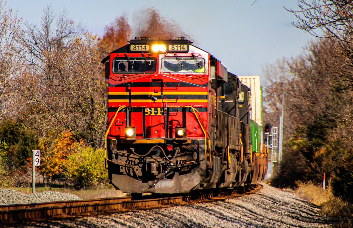 RFPProductions's tweet photo. Another Tuesday afternoon well spent!π΄π‘β«οΈ
#norfolksouthern
#heritageunit https://t.co/tvUg9BlA2r