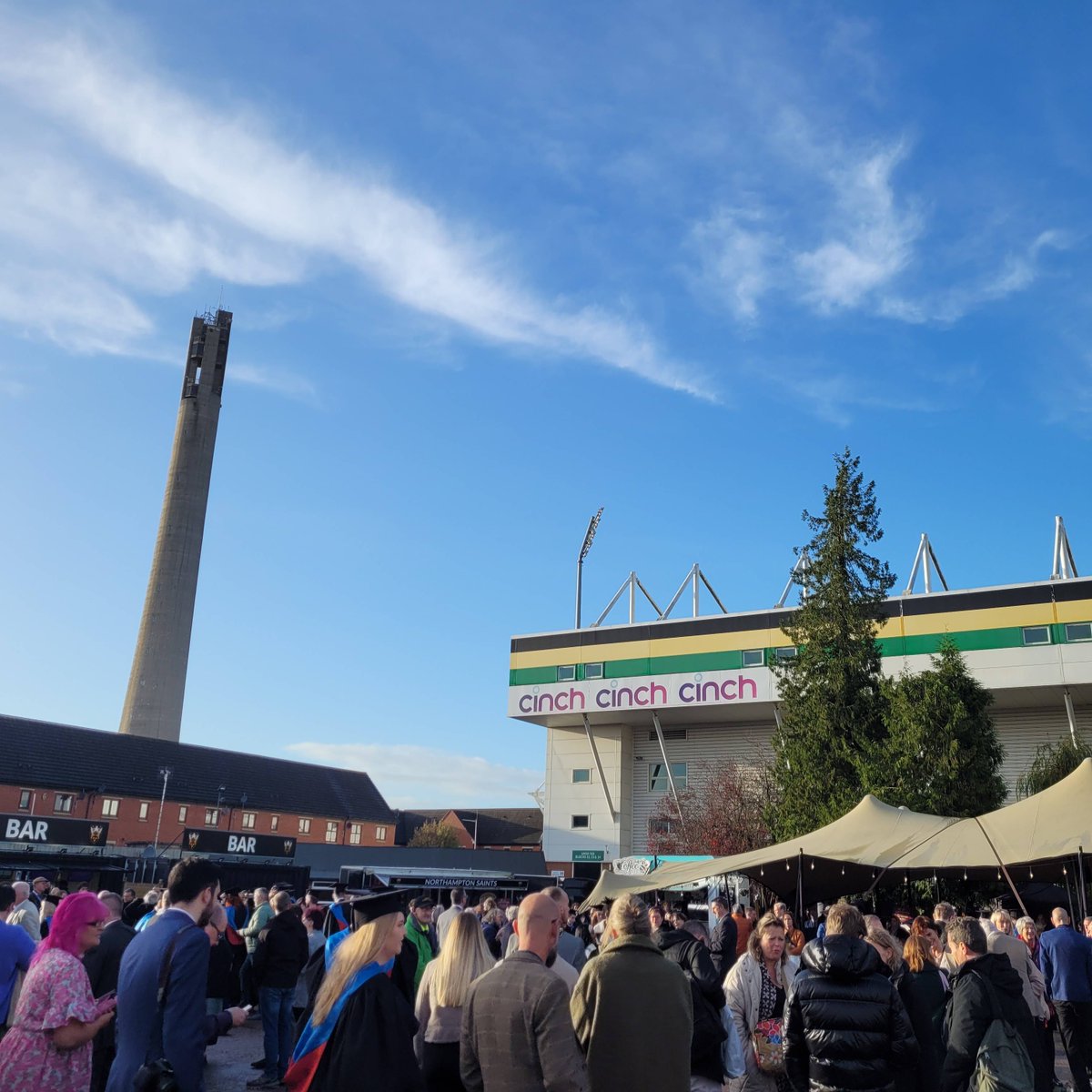 UniNorthants's tweet image. The sun has come out for our final ceremony of day one of Graduation. We couldn't be more proud of everyone celebrating today ❤️ #UON #UONGrads