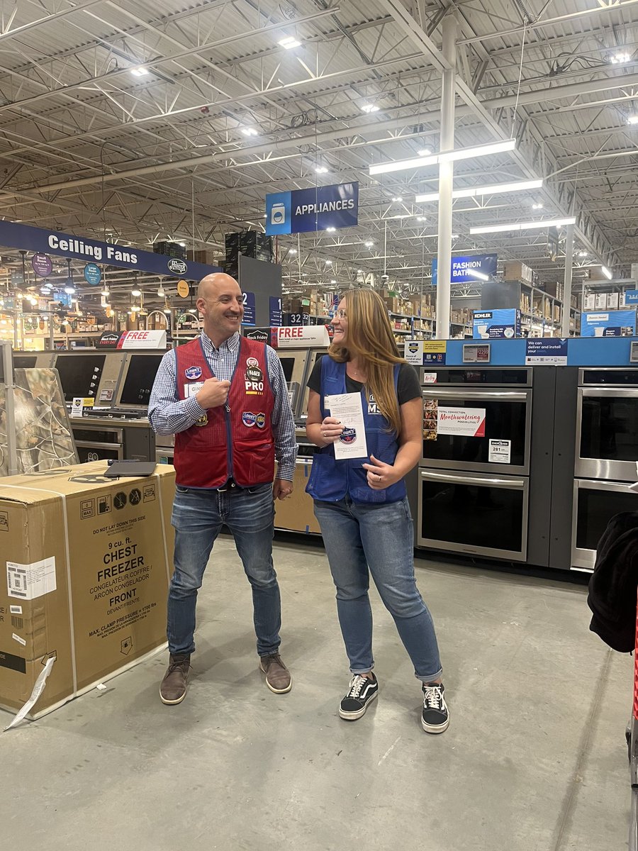 Great morning huddle getting this team fired up to drive service today in our morning huddle.  These two have been seen taking action and focusing on the customer.  Keep up the great work <a href="/DCT0813MD/">Dante Thomas</a> <a href="/kristiezw/">Kristie Wooddell</a> <a href="/Ashlynn_31/">Ashlynn Gilmore 🌻</a> <a href="/oldakaka/">janet artiga</a>