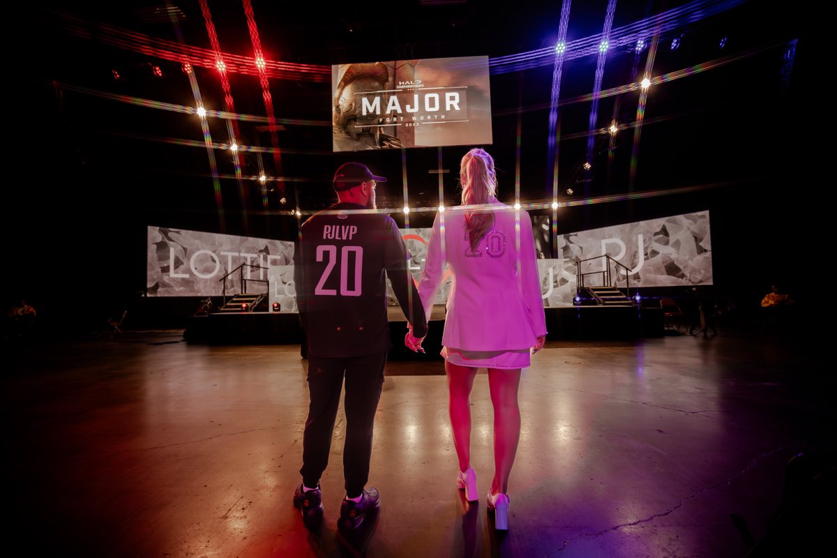 Lottie Van-Praag tweet media