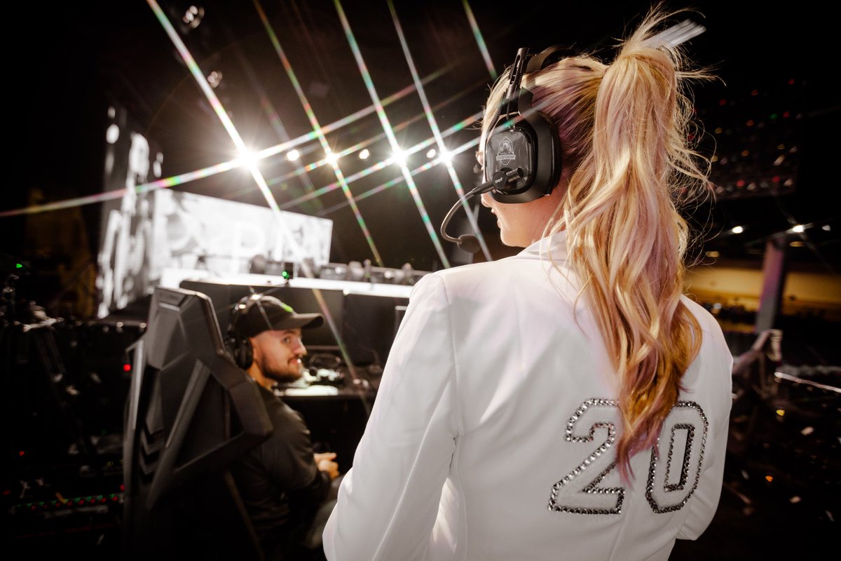 Lottie Van-Praag tweet media