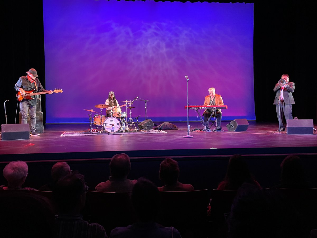 andersonquartet's tweet photo. Photo by Allysen Santilli from our performance at the #LakewoodCulturalCenter 

@LakewoodColo #LakewoodCO #mikemccluhan #robertmuller #khalillbrown #delbertanderson #delbertandersonquartet #jazz #funk #soul #indigenous https://t.co/coHzMGAqe2