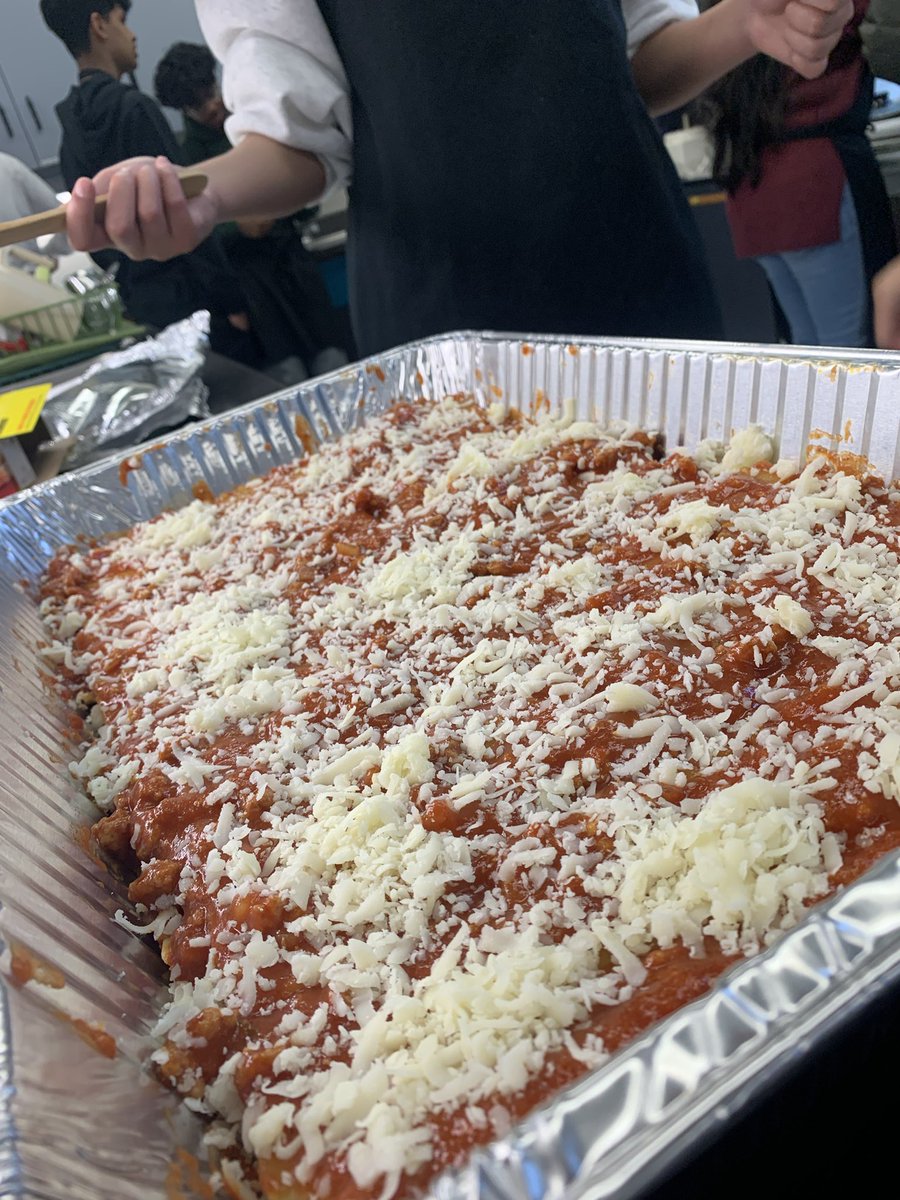 Making lasagna for Grade 8 Night! #promote #familystudies