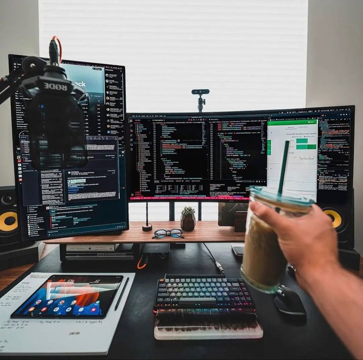 zaiotech's tweet image. Rate this Minimal Developer desk setup on a scale of 1 - 10😍

send your desk setup, you could be featured!😌 credits : pin.it
#learntocodeonline #onlinetraining #codingcareer #codingskills #learntocode #codingeducation #codingchallenge