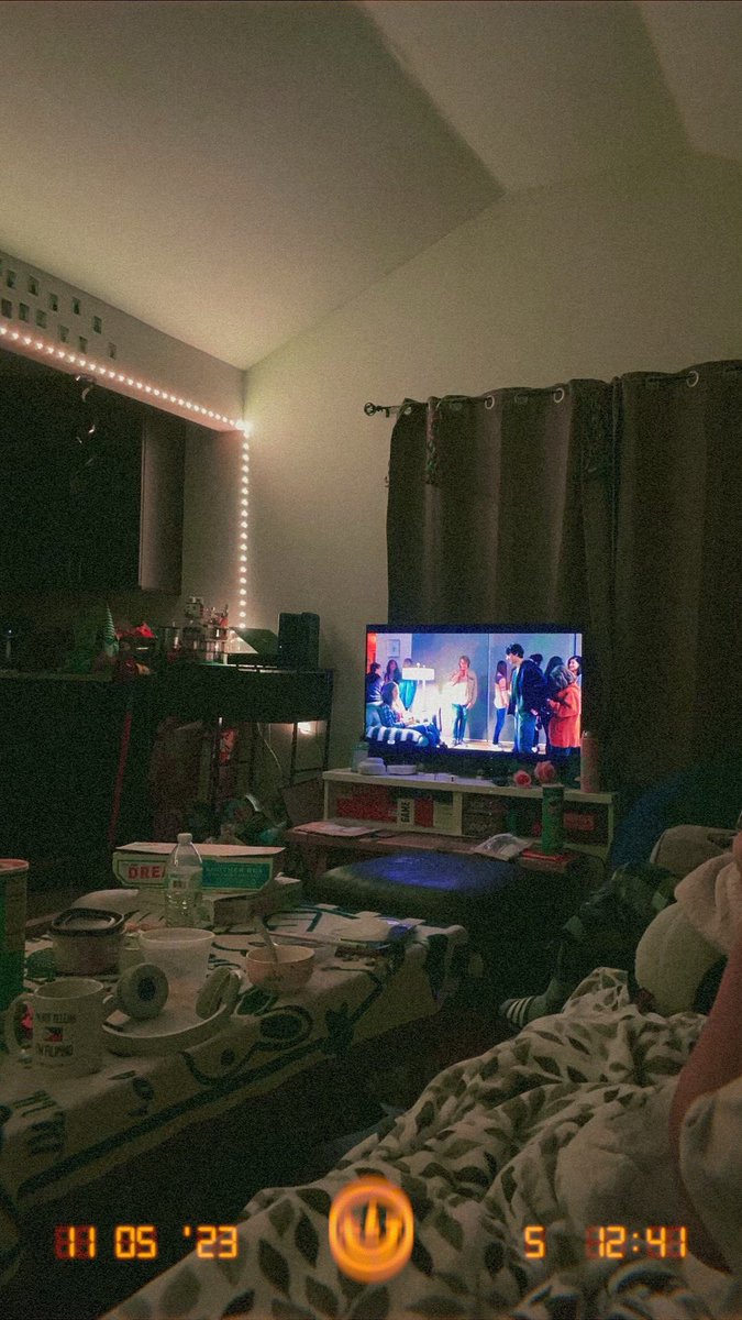 nihkees's tweet photo. house watch hereditary #GrantYourHeartsDesires https://t.co/2kOLzzrcSY