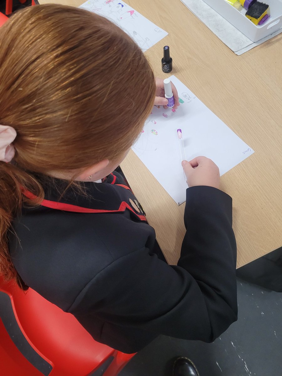 dchurchillteach's tweet image. Amazing artistic talent in #involve today. Love being able to offer these kinds of extra-curricular experiences! #teamtrinity #nailart