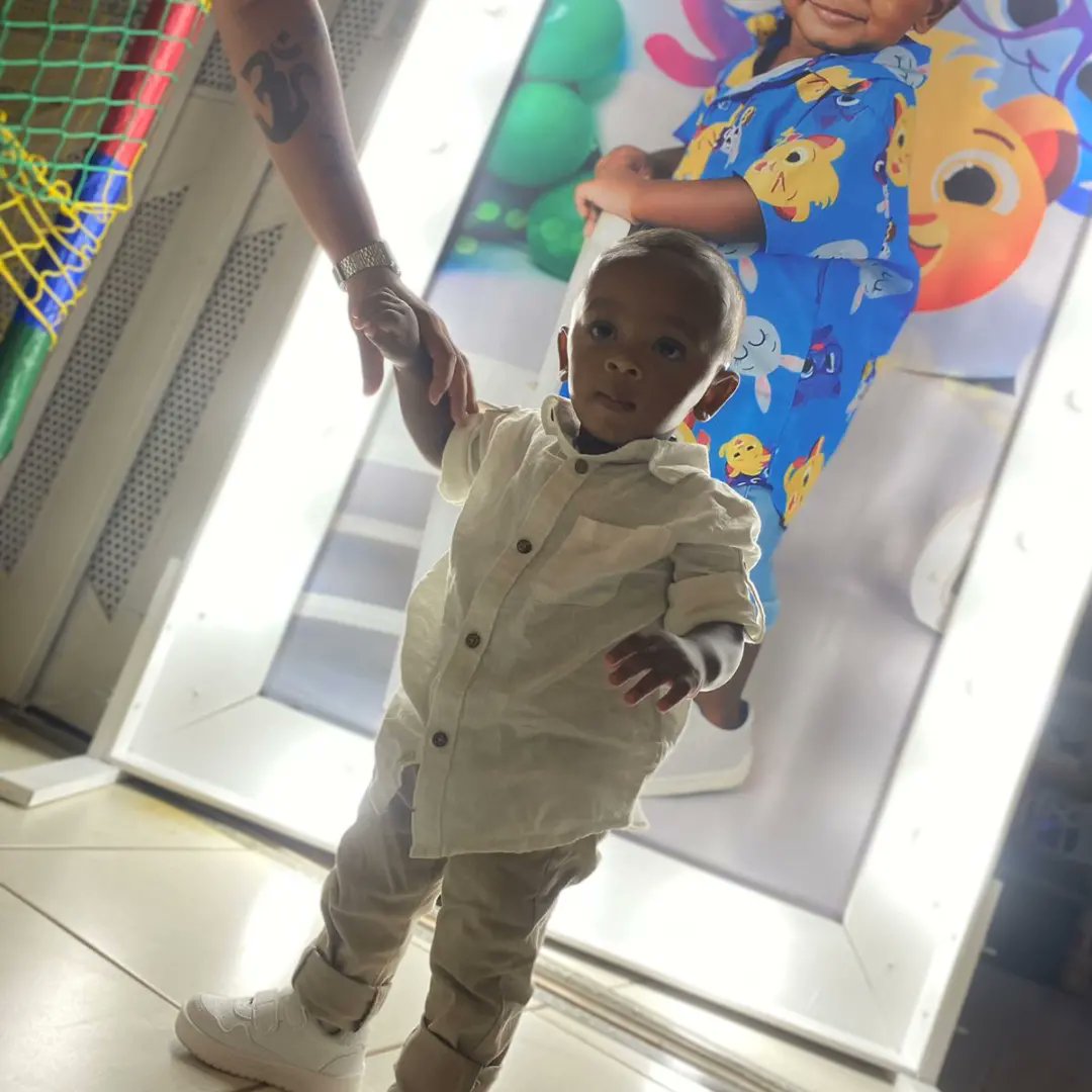 Gratidão a Deus por te me capacitado a proporcionar tudo que quero a você. Meu neném contou 1 🥳💙