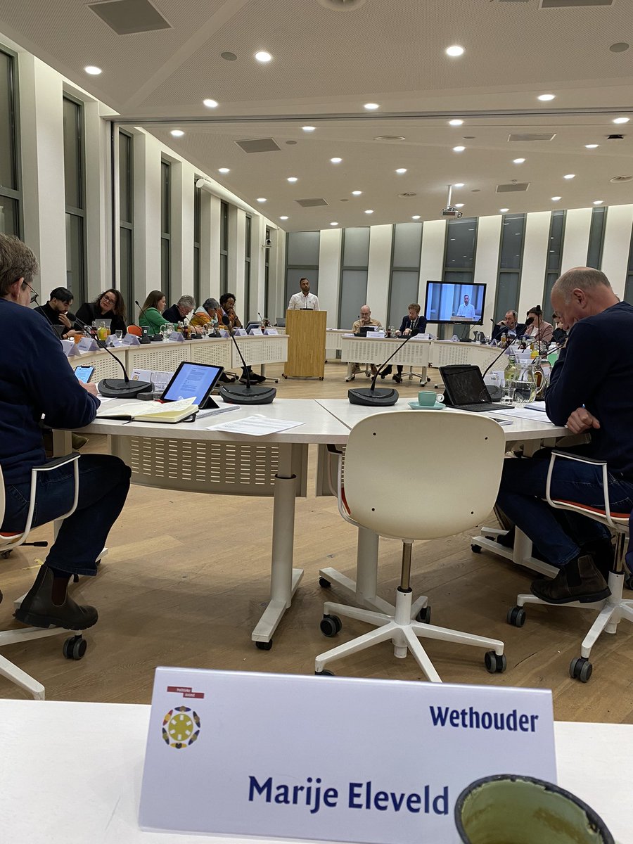 Gisteren is begroting door gemeenteraad vastgesteld met mooie meerjareninvesteringsagenda met geld voor cultuur, scholen, groen en centrum maar helaas nog niet voor het zwembad. Hopelijk investeert nieuwe regering weer in basisvoorzieningen in steden.#wageningen