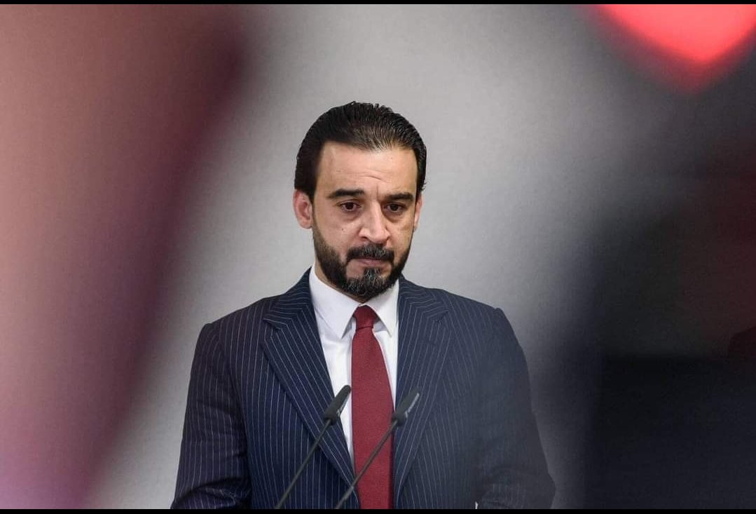 alargb2005's tweet photo. بعد العودة الى تقنية (الفار) حالة طرد كارت احمر للاعب محمد الحلبوسي😂 https://t.co/GASsCRjXRv