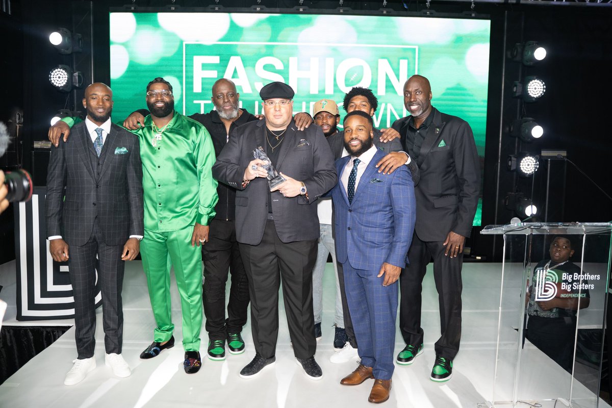 Philly_PR_Girl's tweet photo. What an unforgettable evening at Big Brothers Big Sisters Independence’s Fashion Touchdown! From the fashion, to celebrating the littles our Philadelphia Eagles & more, this was truly a great night for a cause that’s close to our hearts! 💚
#FashionTouchdown #BBSI #FlyEaglesFly https://t.co/jJeTiymb4L